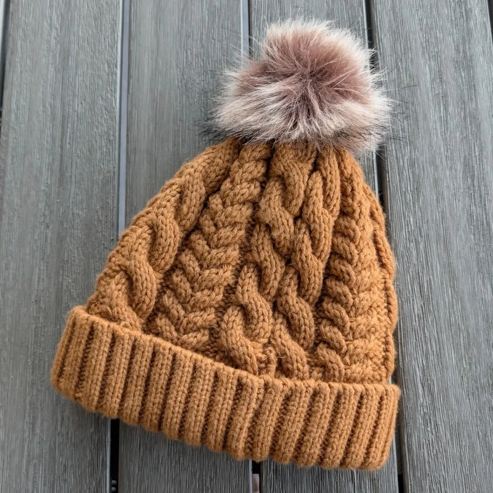 Timberland‎ Kids Wheat Brown Cable Knit Fleece Lined Beanie Faux Fur Pom Hat